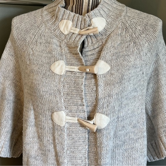 Old Navy Womens Short Sleeve Cardigan Toggle Button Up Gray Sweater Size M - Picture 2 of 12